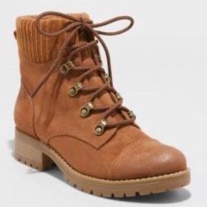 Universal Thread Danica Boots NWOT